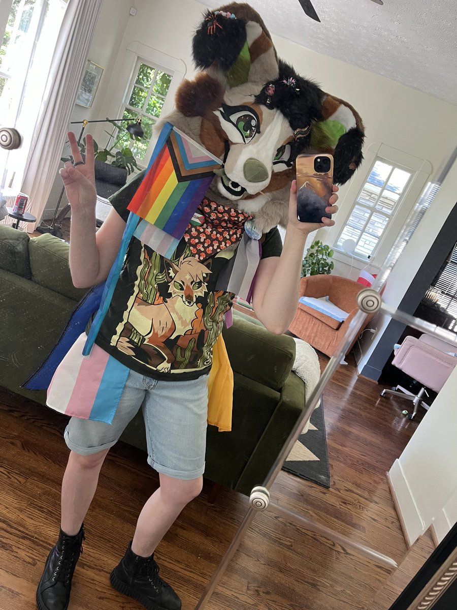 haloight's tweet photo. anthrocon parade hates to see me coming https://t.co/rKwN4zi8Ia