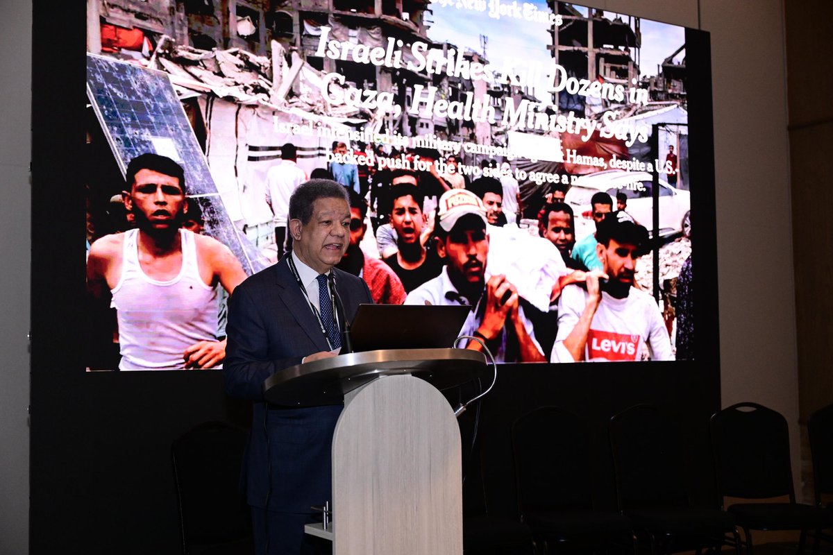 LeonelFernandez's tweet photo. Tuve el honor de participar como orador invitado en la conferencia de Alliott Global Alliance (AGA). Hablé sobre el impacto del panorama geopolítico actual —incluyendo los conflictos internacionales y los cambios en el orden global— en los negocios y el desarrollo de Latinoamérica y el Caribe.

En tiempos de incertidumbre, es clave fortalecer nuestras democracias, impulsar la integración regional y aprovechar las oportunidades que ofrece este momento de transformación global.

¡Gracias a ULISES CABRERA y a AGA por la invitación!

#Geopolítica #Latinoamérica #Caribe #DesarrolloSostenible #AGA