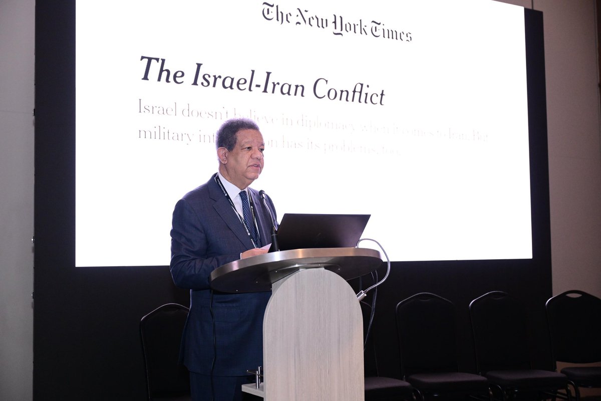 LeonelFernandez's tweet photo. Tuve el honor de participar como orador invitado en la conferencia de Alliott Global Alliance (AGA). Hablé sobre el impacto del panorama geopolítico actual —incluyendo los conflictos internacionales y los cambios en el orden global— en los negocios y el desarrollo de Latinoamérica y el Caribe.

En tiempos de incertidumbre, es clave fortalecer nuestras democracias, impulsar la integración regional y aprovechar las oportunidades que ofrece este momento de transformación global.

¡Gracias a ULISES CABRERA y a AGA por la invitación!

#Geopolítica #Latinoamérica #Caribe #DesarrolloSostenible #AGA