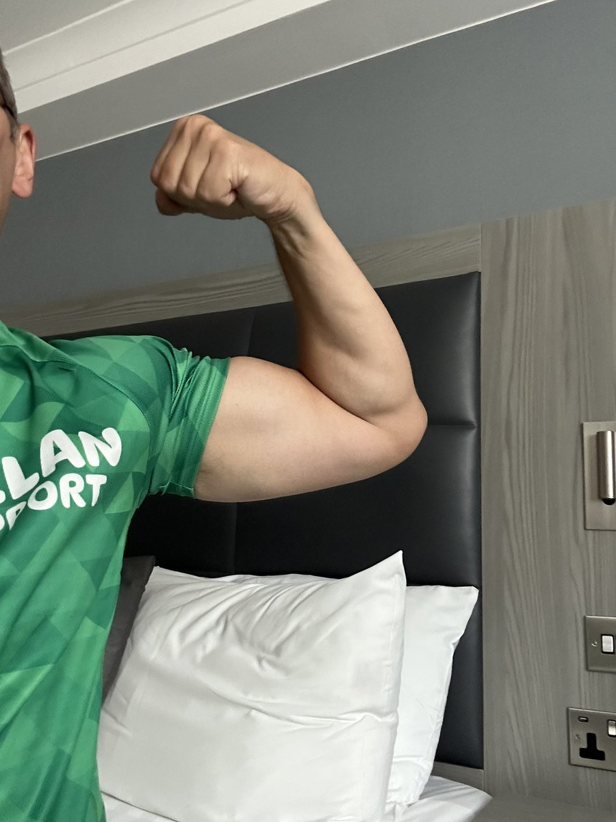 Arrived in Glasgow. In my hotel room. About to go to gym. Then gonna pound some pig wallets.  Step up fgs. 

Findom. Cashmaster.