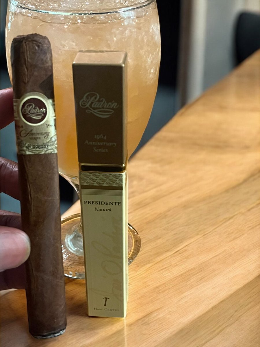 It’s Good Smoke Sunday! Enjoying a delicious Padron 1964 Anniversary Presidente Natural, perfectly paired with a fine glass of Angels Envy Single Barrel. #CigarLifeStyle