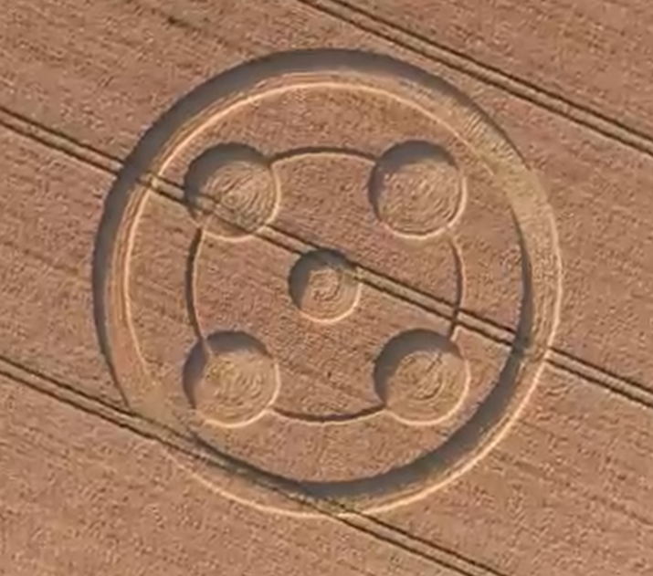 Kabamur_Taygeta's tweet image. New Crop Circle
Wiltshire, England 
June 22, 2025