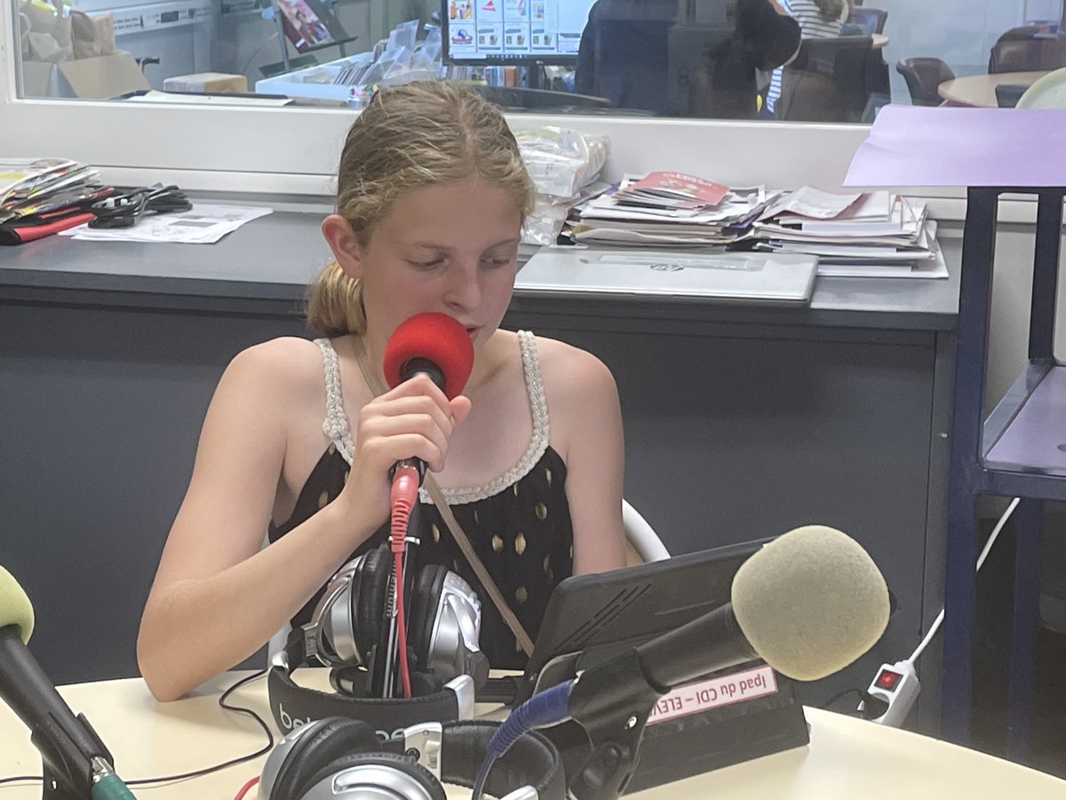 En cette fin d'année Radio Molière vous propose d'écouter sa toute dernière émission ... et vous donne rendez-vous l'année prochaine !
podeduc.apps.education.fr/video/99149-ra…
