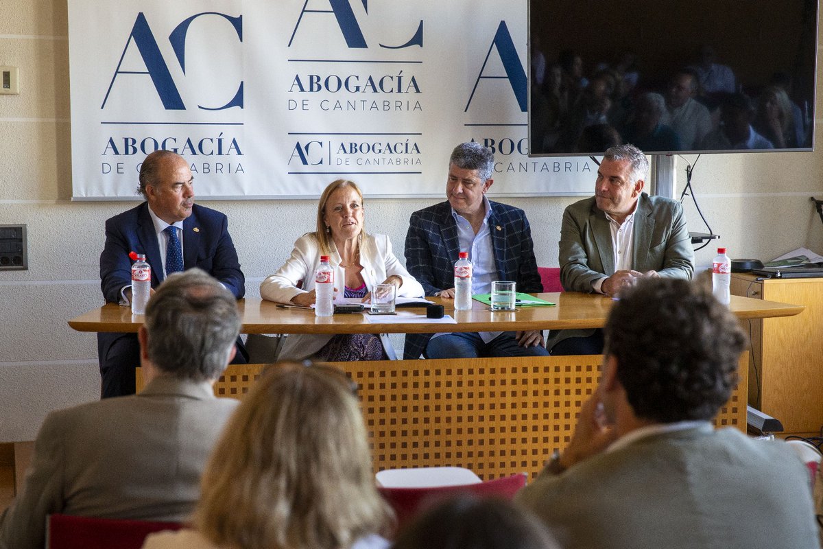Unión Profesional Cantabria (@up_cantabria) on Twitter photo Gran ejemplo de colaboración entre #ColegiosProfesionales: el <a href="/IcaCantabria/">ICA Cantabria</a> acogió el acto del primer aniversario del Colegio de Ciencia Política y Sociología, donde se reconoció a Isabel Urrutia <a href="/cantabriaes/">Gobierno Cantabria</a> por su apoyo a la creación de esta entidad <a href="/UProfesional/">Unión Profesional</a> Gran ejemplo de colaboración entre #ColegiosProfesionales: el <a href="/IcaCantabria/">ICA Cantabria</a> acogió el acto del primer aniversario del Colegio de Ciencia Política y Sociología, donde se reconoció a Isabel Urrutia <a href="/cantabriaes/">Gobierno Cantabria</a> por su apoyo a la creación de esta entidad <a href="/UProfesional/">Unión Profesional</a>