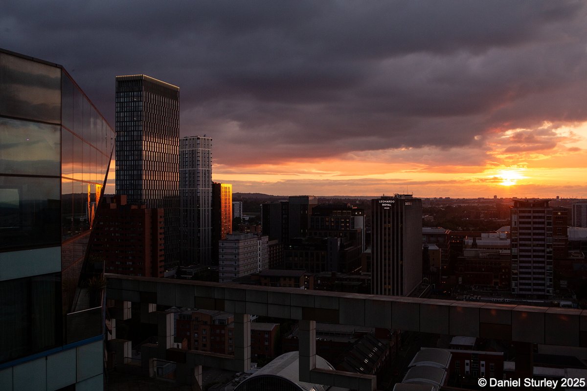Birmingham We Are (@birminghamweare) on Twitter photo Fantastic view across Birmingham from top of the Cube. Courtesy <a href="/Daniel_Sturley/">Daniel Sturley Photography</a> #LookUpBirmingham Fantastic view across Birmingham from top of the Cube. Courtesy <a href="/Daniel_Sturley/">Daniel Sturley Photography</a> #LookUpBirmingham