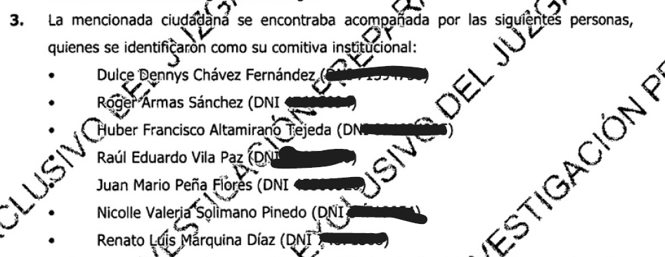cviguria's tweet photo. A propósito de documento de la Dirandro por el que se otorga seguridad a Patricia Benavides, llama la atención que la firma digital figura con fecha 19 de junio por la tarde, es decir, con fecha posterior a que Benavides llegara al Ministerio Público con policías vestidos de civil. Cómo así es que esto ocurrió?

Se observa que los trámites iniciaron un día antes de que Benavides acudiera a Fiscalía. Esto a pesar que el tema sigue bajo cuestionamiento legal. 

Fiscal de la Nación Espinoza ha cuestionado en mensaje la labor de la Policía y el Ministerio Público, tras ingreso de Benavides y su escolta de abogados y aliados. 

Un dato adicional: Como se ha advertido, el lunes pasado, Benavides ingresó con dos efectivos policiales, quienes fueron incluídos en denuncia que interpuso fiscal de la Nación Espinoza. Ambos registran actividades, uno de ellos incluso estuvo en Palacio de Gobierno con equipo de Fiscalía el día del golpe de Pedro Castillo, 7 de diciembre 2022. Como parte de la dilgiencia fiscal.