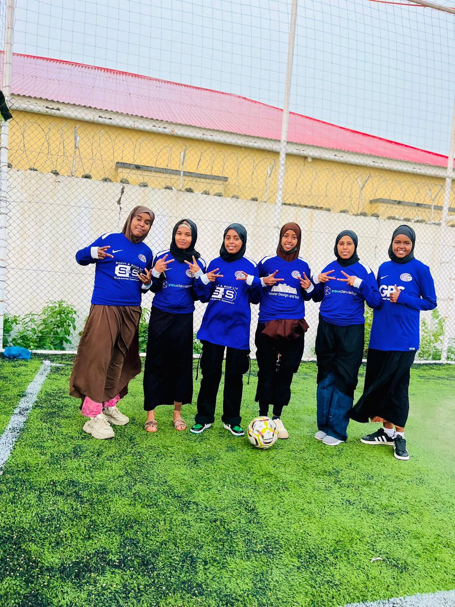 KitAid's tweet image. Great to see kit donated by @GarstonLadiesFC helping another team in #Somaliland
Girls and Women’s football is at very early stages in the country and being supported by their new Government.
@HertfordshireFA