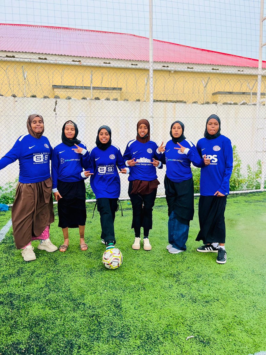 KitAid's tweet image. Great to see kit donated by @GarstonLadiesFC helping another team in #Somaliland
Girls and Women’s football is at very early stages in the country and being supported by their new Government.
@HertfordshireFA