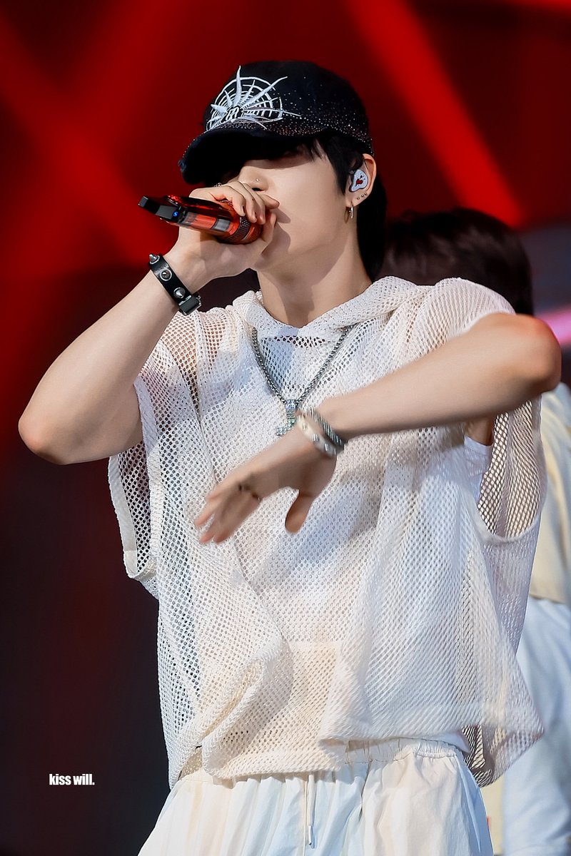 kisswill tweet media