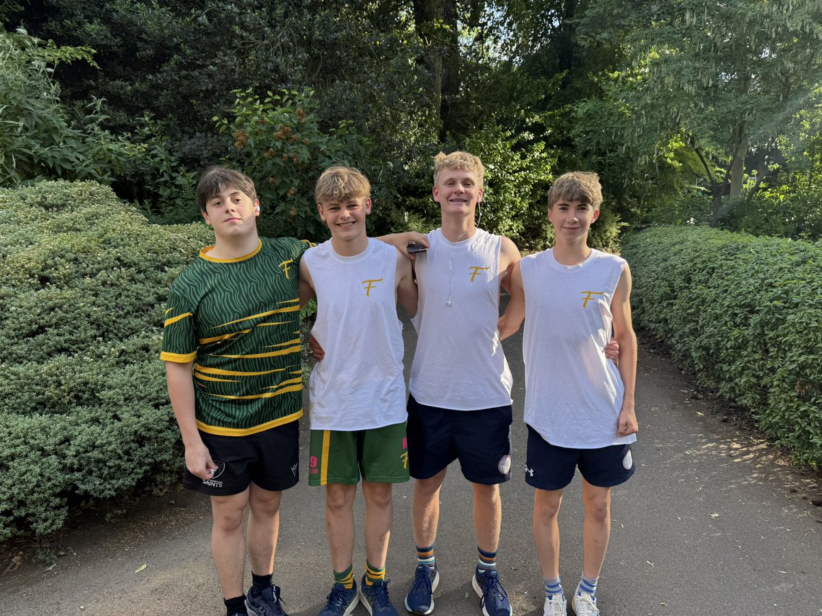 Lap 11 are halfway round! Nearing the end now! #UppinghamFircroft🟢🟡