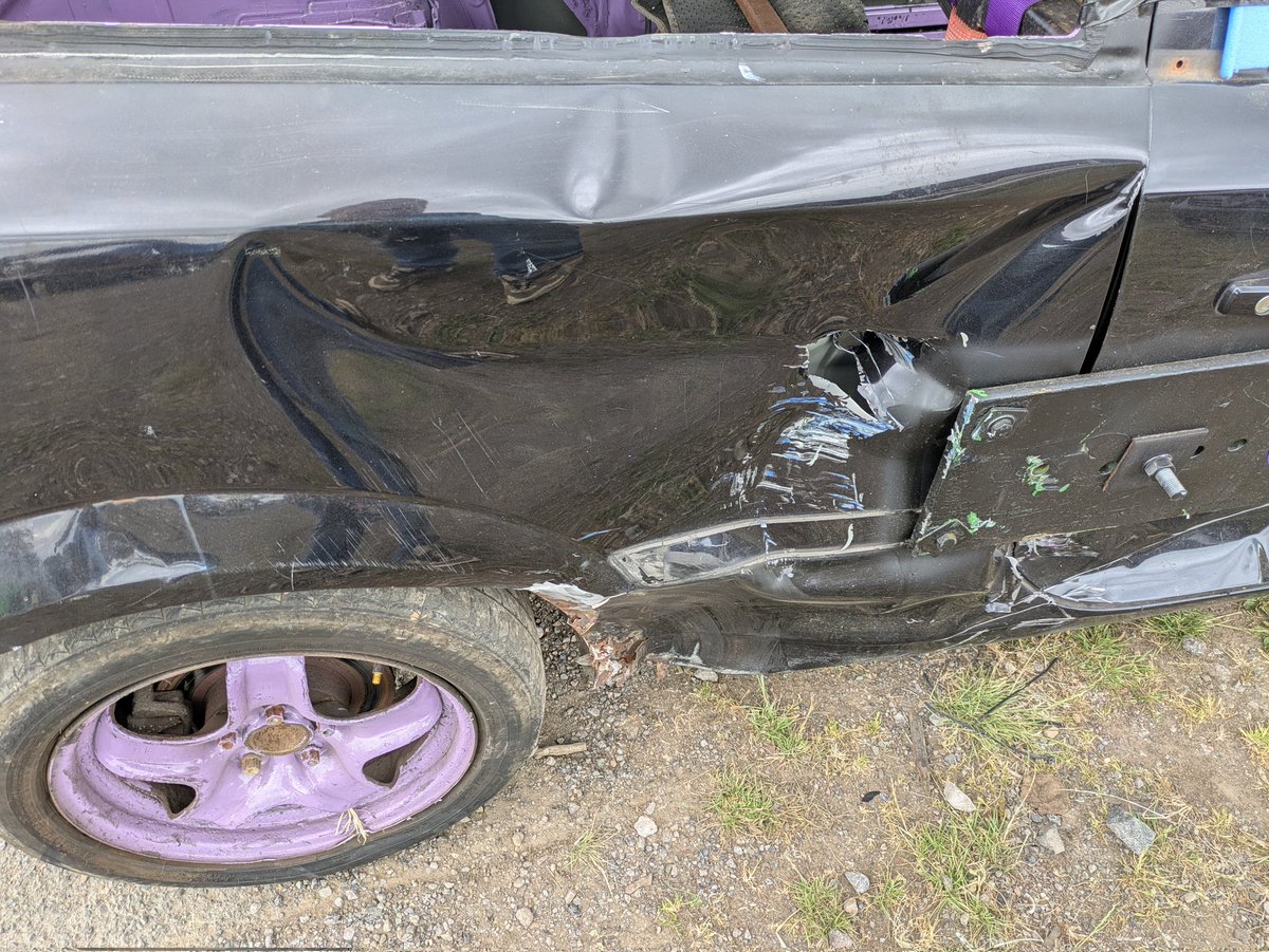 PHiRe2000's tweet photo. Another great day at barford #BangerRacing now back home for some small repairs and make this car run better!! https://t.co/c7DxS9Fw2w