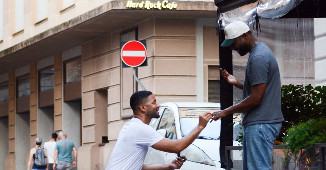 instinctmag's tweet image. Plot Twist: Jussie Smollett Is Getting Married! dlvr.it/TLVSSF #jussiesmollett #GayCouples #GayWedding #Engagement #JabarriRedd