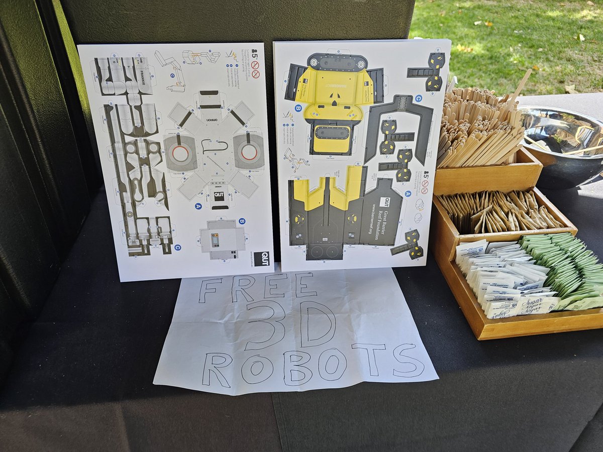 maththrills's tweet image. If you&apos;re at #RSS2025 and want some free cool 3D foldable robots - for you or your kids 😂, drop by the right coffee stand this morning 

@lucacarlone1 @AFontanVillcmp

#robotics #kids #foldables