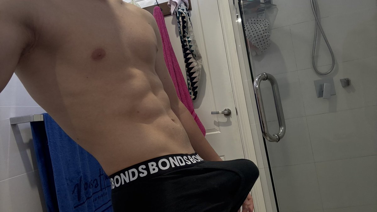 yourleob's tweet photo. might start an OF if this gets enough retweets https://t.co/Fh1CTl9nYe
