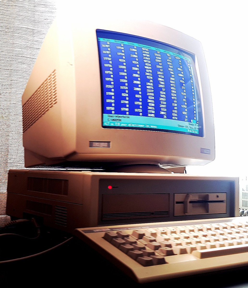 Disk sector analysis by Norton on my Amstrad PC1640. If only you could hear the whirring, clicking, seeking, chattering noises of that good 40 year old MFM disk... So sexy!