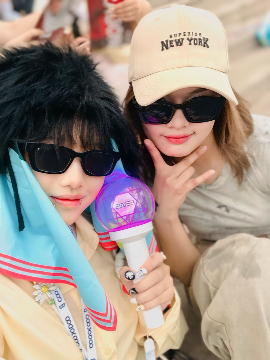 verycherry26291's tweet photo. thank you my love. this memory will forever stay in my mind. i love you @chaelincl @clruuuuuuuuuuuuuuuuuuuuu 🍒❤️#CLsparksVietnam #welcomeback
#CL #myqueencl #leechaerincl #gzbz #myqueencl
#verycherry #girlcl #이채린 #씨엘
#rappercl #kpop #Solo
#verycherry26291 https://t.co/RULMo2nlcp