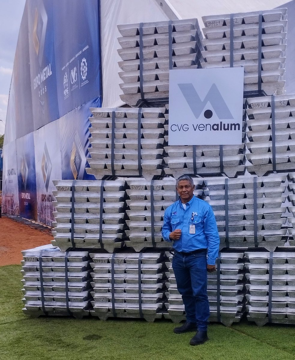 40 años de trayectoria, el mejor siempre ingeniero Aular 👏🏻🏭⚙️🔩