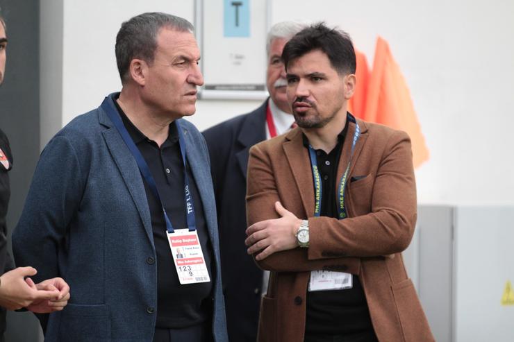 Ahmet Yüksel (@ahmettyksll) on Twitter photo Sayın Başkan
Bu arkadaşlardan tahmini ne zaman hesap sorulacak?
<a href="/Ankaragucu/">MKE Ankaragücü</a> <a href="/ercumenttekin06/">Gazi Ercüment TEKİN</a> Sayın Başkan
Bu arkadaşlardan tahmini ne zaman hesap sorulacak?
<a href="/Ankaragucu/">MKE Ankaragücü</a> <a href="/ercumenttekin06/">Gazi Ercüment TEKİN</a>