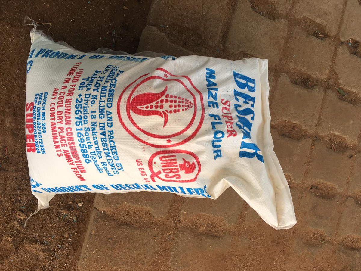 eatBCH_SS's tweet photo. Yesterday Saturday our volunteer @Elobijo upon receiving a call from Judas home for homeless, he got them a 20 kg of maize flour, two dozen books and sweets for the kids.
Thanks always to the #BitcoinCash community. #BCH4All https://t.co/bp9Tqb2bE4