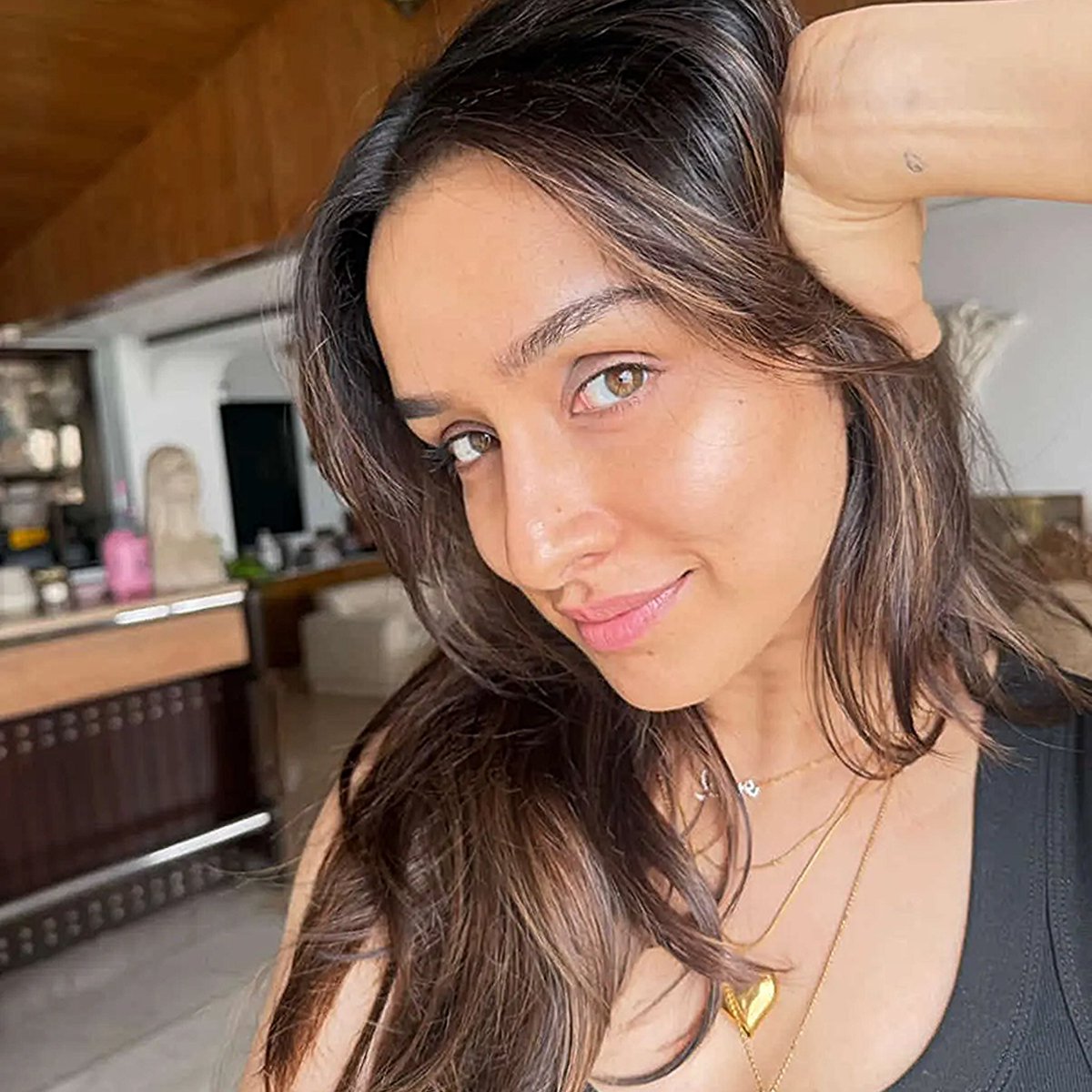 just her and her natural beauty without makeup- the most beautiful thing ever 🫶🏻