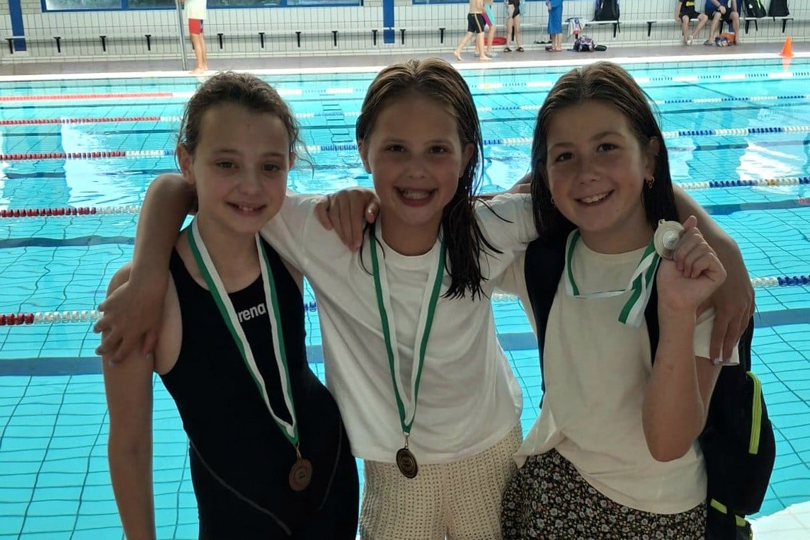 SPORT: DWF scherpt negen clubrecords aan tijdens Wisselfestijn sliedrecht24.nl/dwf-scherpt-ne…  (Foto DWF) #onlinekrantSliedrecht24 #10jaar #mediapartnerDWF