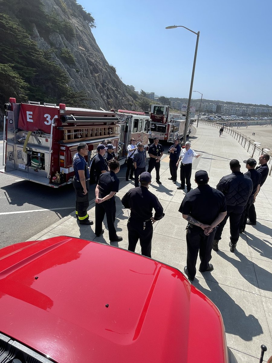 The San Francisco Fire Department is conducting a cliff and coastal rescue drill at Great Highway and Cliff House. This is only a drill. We train daily with one common goal: your safety. #yoursffd <a href="/GGNRANPSAlerts/">Golden Gate National Recreation Area - Alerts</a>
