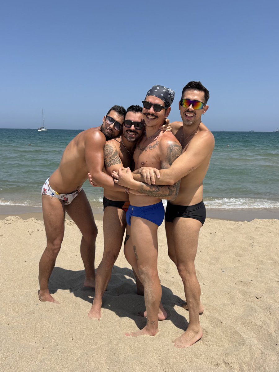 adricomon's tweet photo. Mis amigos haciéndose 200km solo para darme el abrazo que necesitaba❤️‍🩹 https://t.co/prhduXdRCz