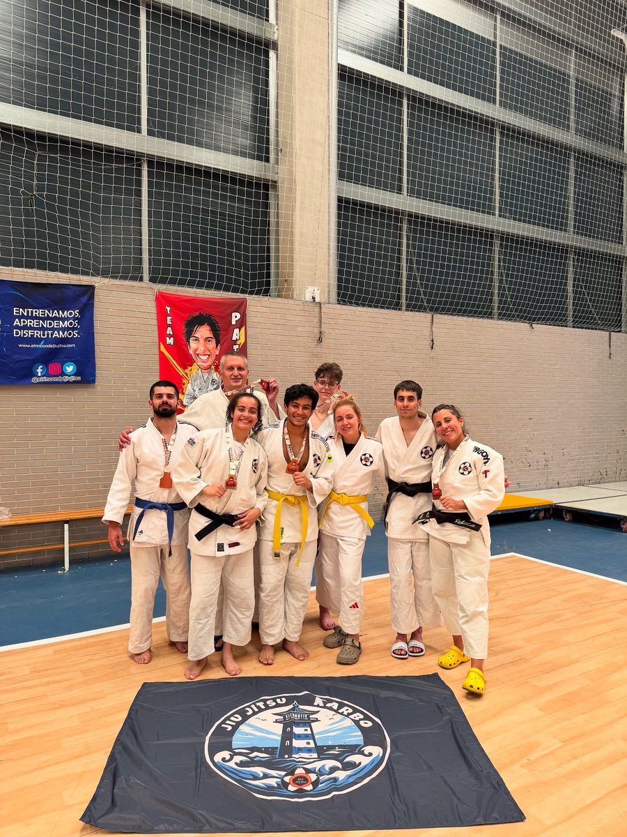 Rejudojiujitsu's tweet photo. Seguimos sumando 💪🏽🥋🦁
Este equipo y este club van como un 🚀 a los mandos del pedazo de MISTER ⁦@Alexalvarez_84⁩ y no tenemos intención de parar 😎
#SúperTeamKARBO https://t.co/dUAWmgqGbT