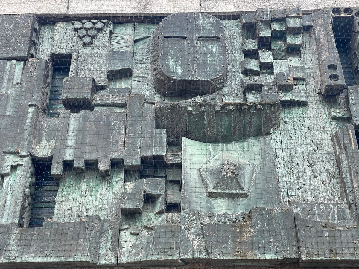 OSaumarezSmith's tweet image. Another William Mitchell pilgrimage, this time to the tremendous 40ft bronzed fibreglass mural on East Sussex County Hall, Lewes (1965-8). Stonking.