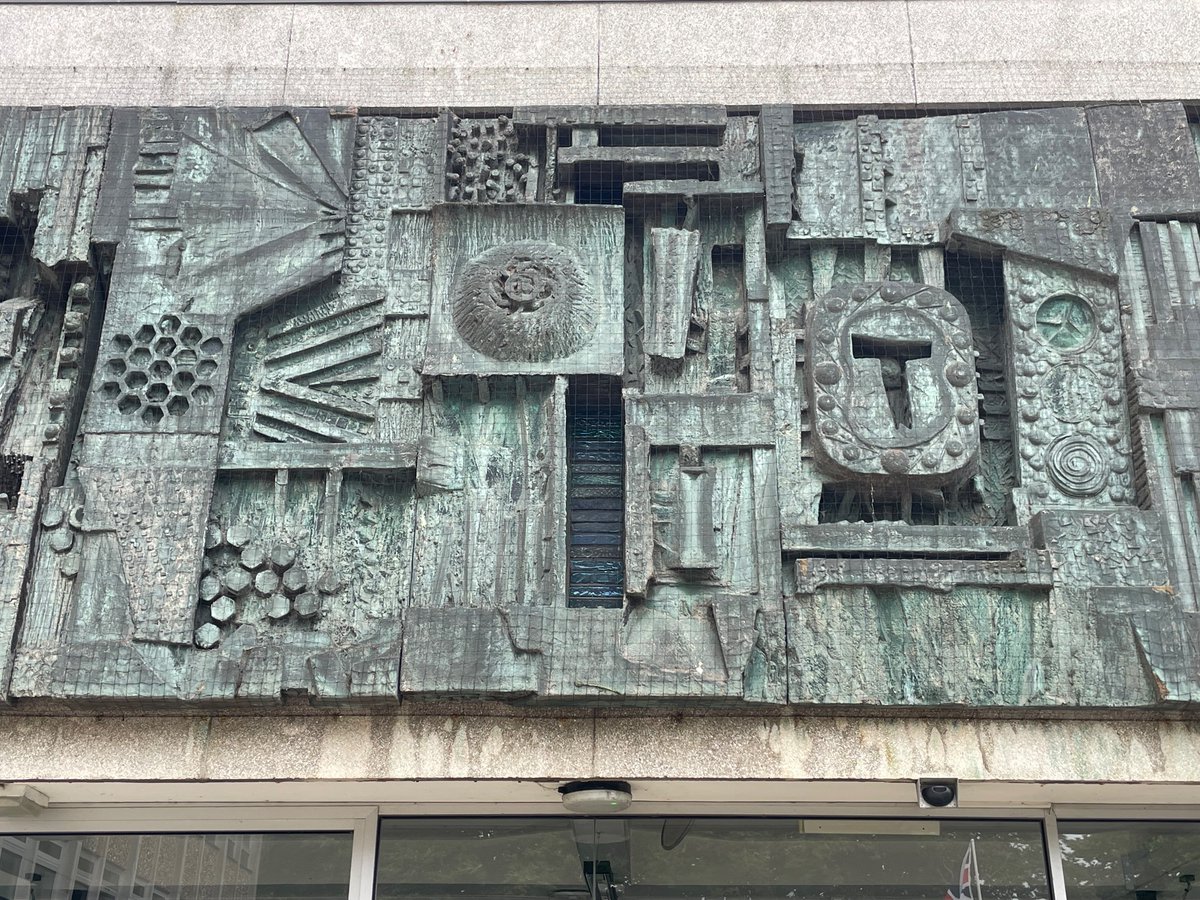 OSaumarezSmith's tweet image. Another William Mitchell pilgrimage, this time to the tremendous 40ft bronzed fibreglass mural on East Sussex County Hall, Lewes (1965-8). Stonking.