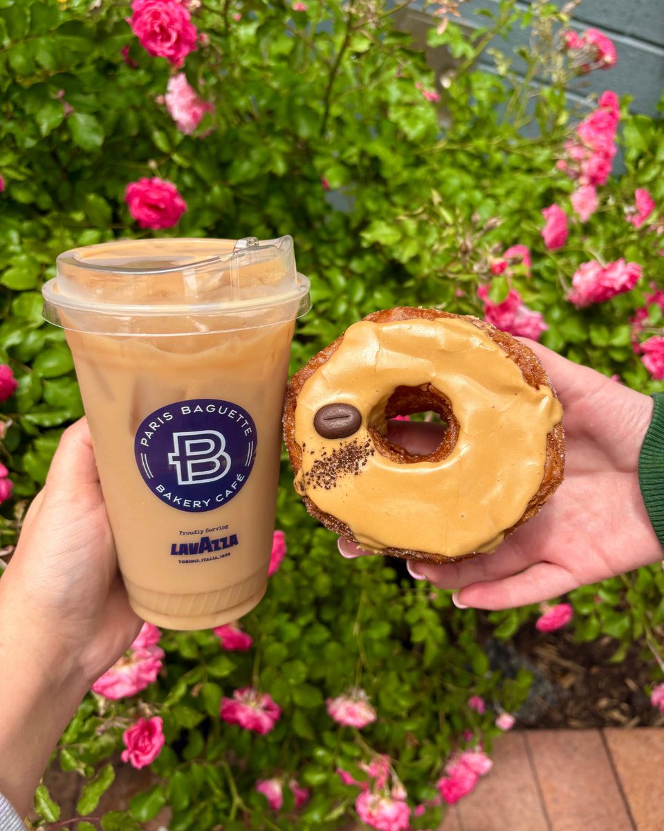 Summer days aren’t complete without coffee and a sweet treat 🌸☕

#coffee #pastries #summer #parisbaguette #sweettreat