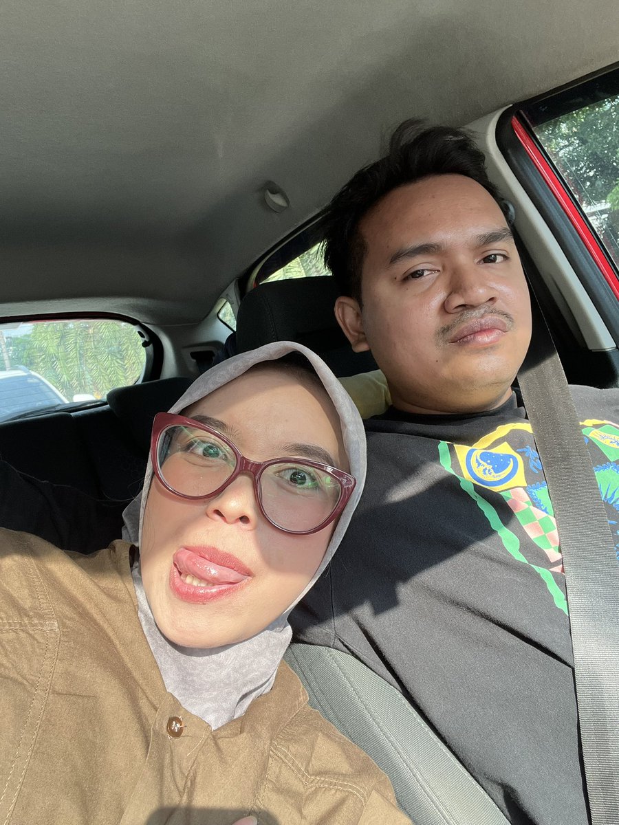 _randomgurll's tweet photo. 🤪 https://t.co/8CWr35omVf