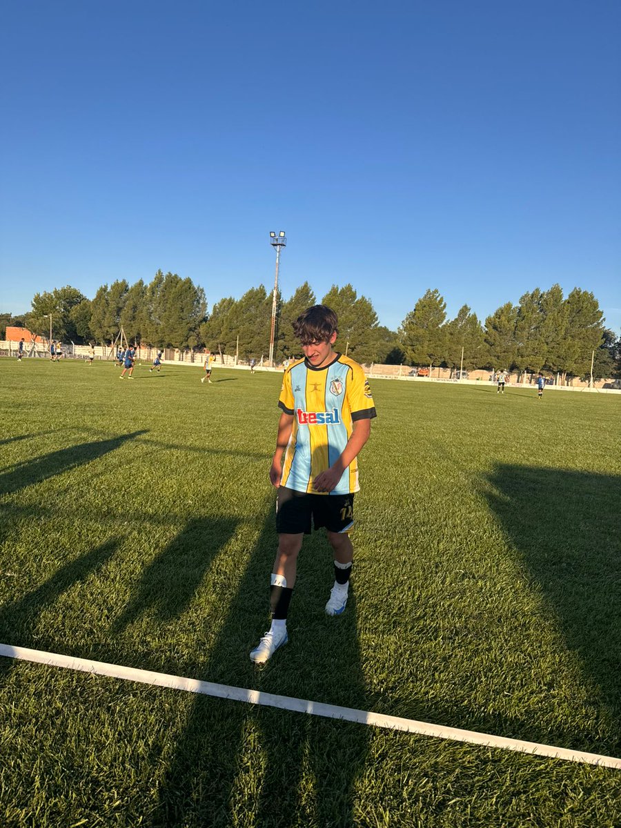 _mati_bertolini's tweet photo. feliz día a todos los que hicimos/hacemos este deporte tan hermoso ⚽❤️‍🩹 https://t.co/xIc1jFGOyv