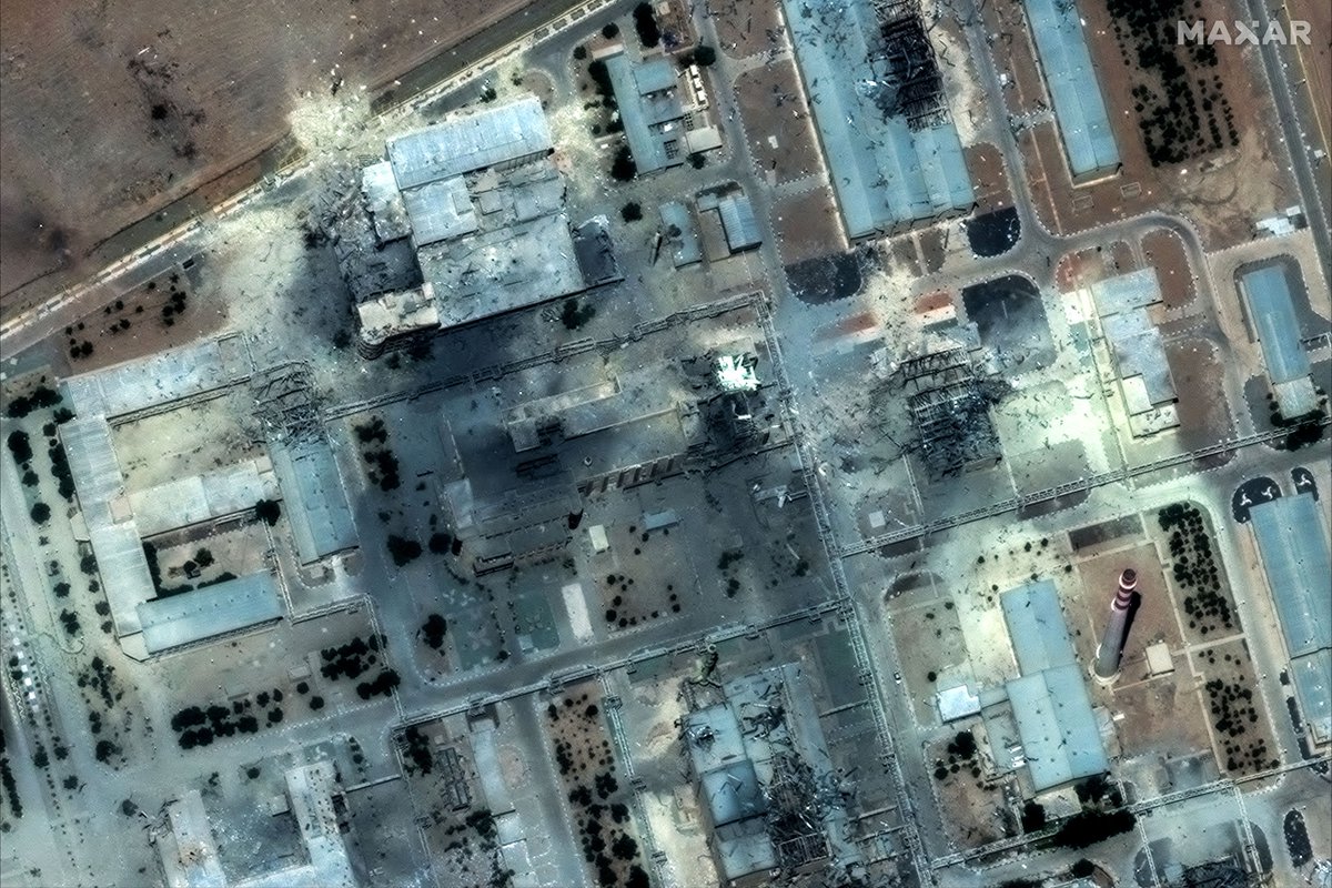 thenews_intl's tweet photo. Satellite images show a close up view of destroyed buildings at Isfahan Nuclear Technology Center, after it was hit by US airstrikes, in Isfahan, Iran, June 22, 2025. — Reuters

Visit our website: https://t.co/63ZprGjqOC

#TheNews https://t.co/inkGd7oN2z