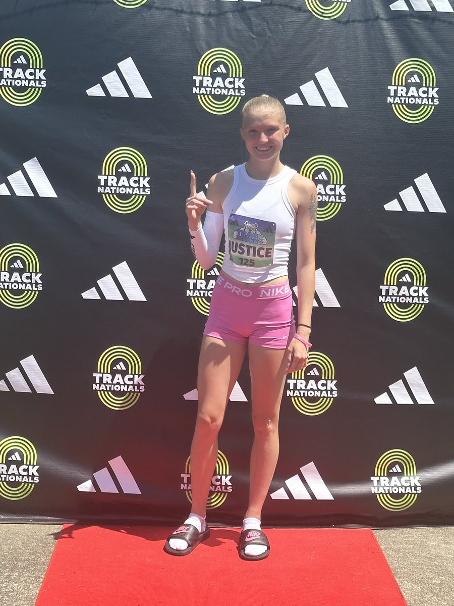 Jessica54710078's tweet photo. Avons Paige Justice places 7th in 100hurdles and 10th in 400hurdles at Adidas Nationals this weekend!! We are soooo proud of you. https://t.co/Afzx14O3Wv
