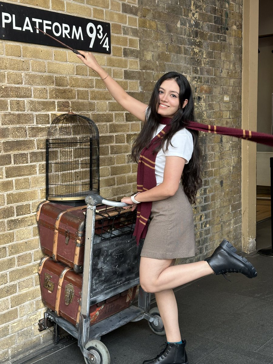khushbooverma_'s tweet photo. Off to Hogwarts! 🪄 https://t.co/gWDsff06fX