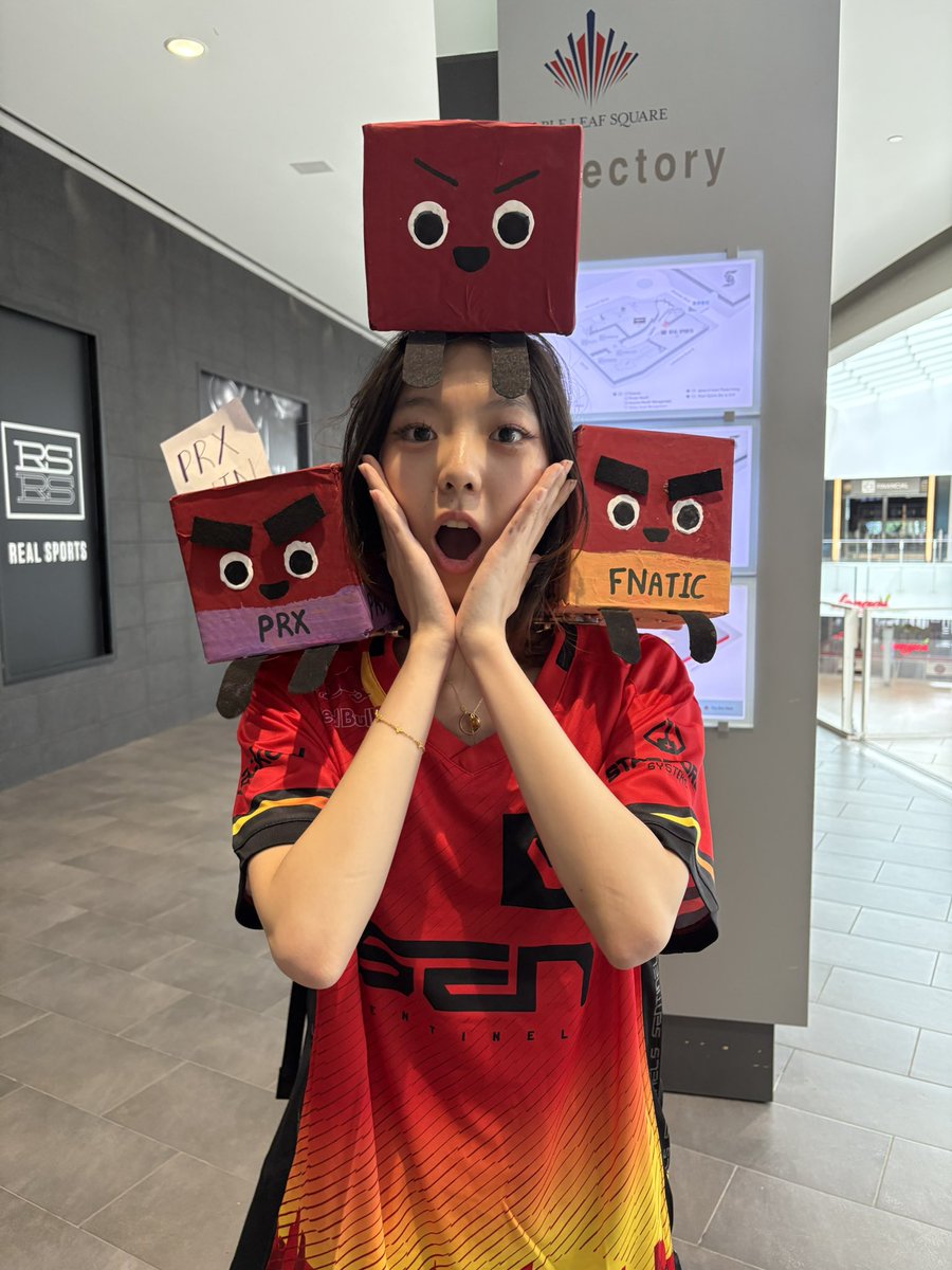 pylons_cone's tweet photo. CUBERT CAN BE YOUR DEVIL OR YOUR ANGLE…

At the sentinels watch party!! 🤩🤩

#VCTMastersToronto #sentinels #cubert #VALORANT #vct https://t.co/ZSZBomjuhg
