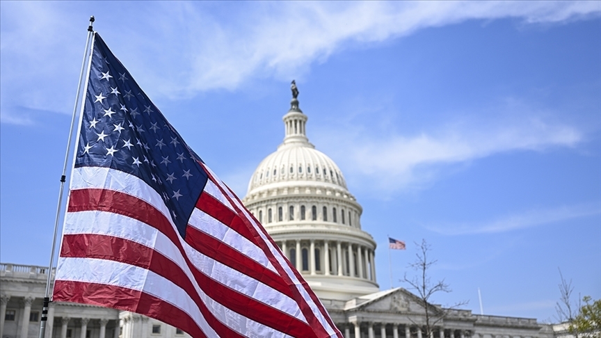 Amerika, Orta Doğu'daki personeline uyarı mesajı gönderdi

🔴ABD Dışişleri Bakanlığı, İran’a yönelik saldırının ardından, Orta Doğu’daki personeline "dikkatli olmaları" uyarısında bulunurken, bazı ülkelerdeki diplomatik temsilcilik çalışanlarından ise bulundukları ülkeleri terk
