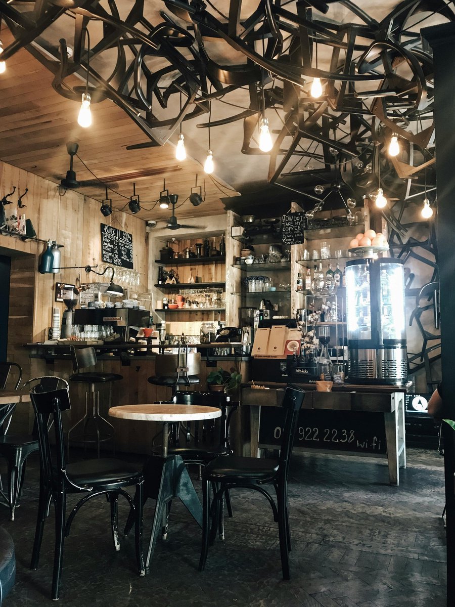 New vegan cafe alert! 🌱LA's plant-based scene is 🔥 lately and this place didn't disappoint.  Anyone else loving the healthy eats? #vegan #plantbased #losangelesprotests