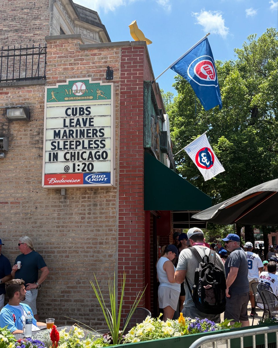 Murphy's Bleachers (@murphysbleacher) on Twitter photo They can bang out some Zs on the plane. Rubber match at 1:20 They can bang out some Zs on the plane. Rubber match at 1:20