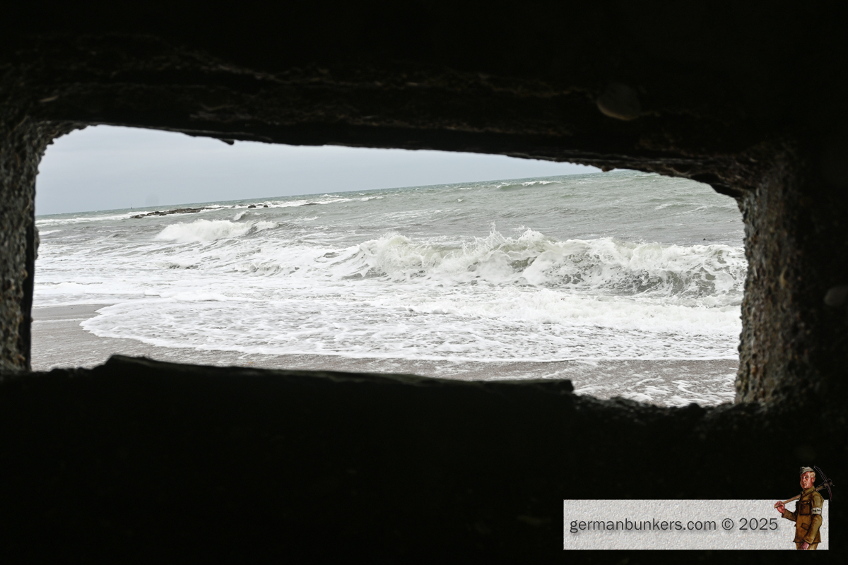 germanbunkers's tweet image. This is WN 127 in the area of Réthoville, east of Cherbourg. It's the sister batterie to Wn 126 Blankenese at Néville-sur-Mer, which is close by. Seen here looking out at rough seas from a MG bunker, a Wohn Unterstand for troops, a K.W.K. for a 5cm gun & barbed wire posts #WW2