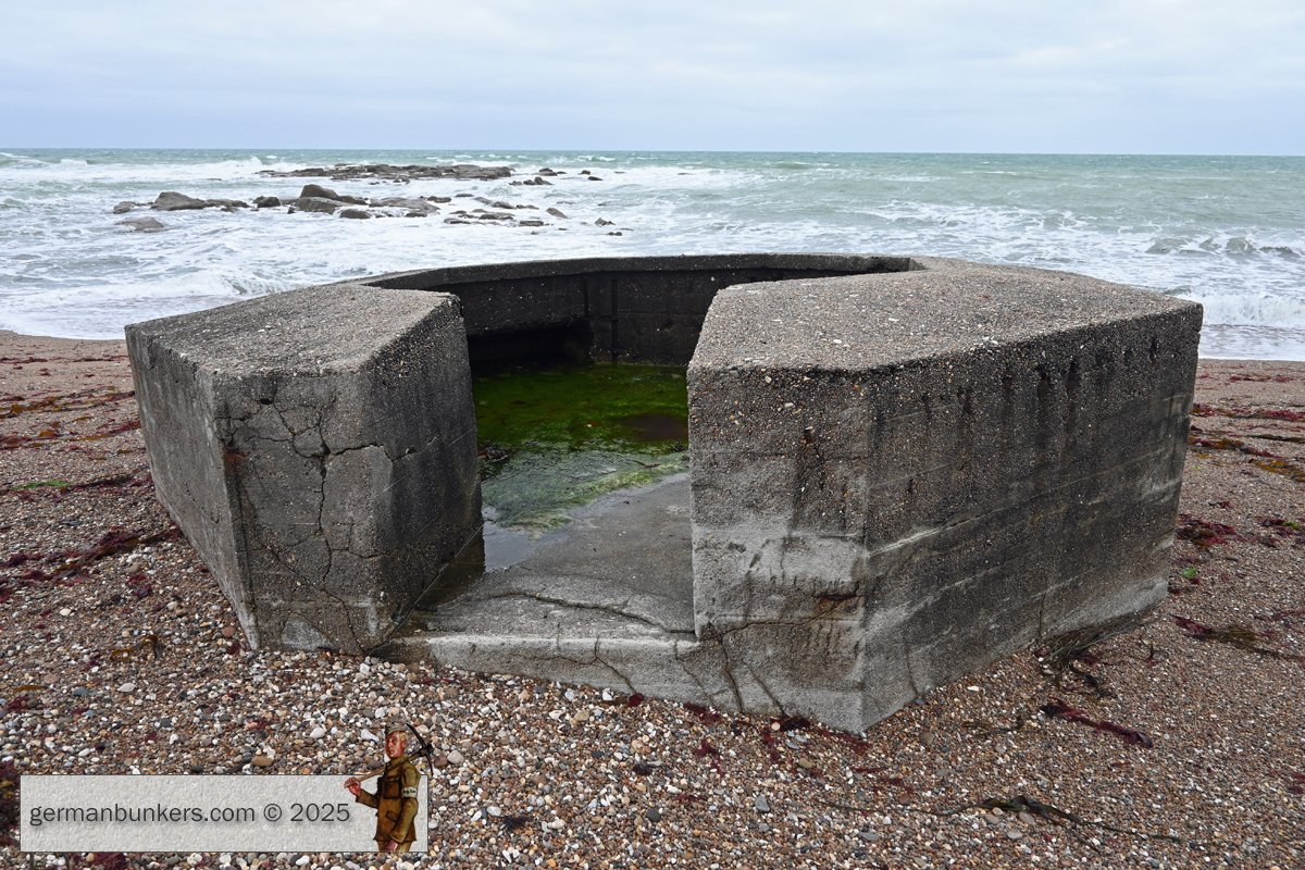 germanbunkers's tweet image. This is WN 127 in the area of Réthoville, east of Cherbourg. It's the sister batterie to Wn 126 Blankenese at Néville-sur-Mer, which is close by. Seen here looking out at rough seas from a MG bunker, a Wohn Unterstand for troops, a K.W.K. for a 5cm gun & barbed wire posts #WW2