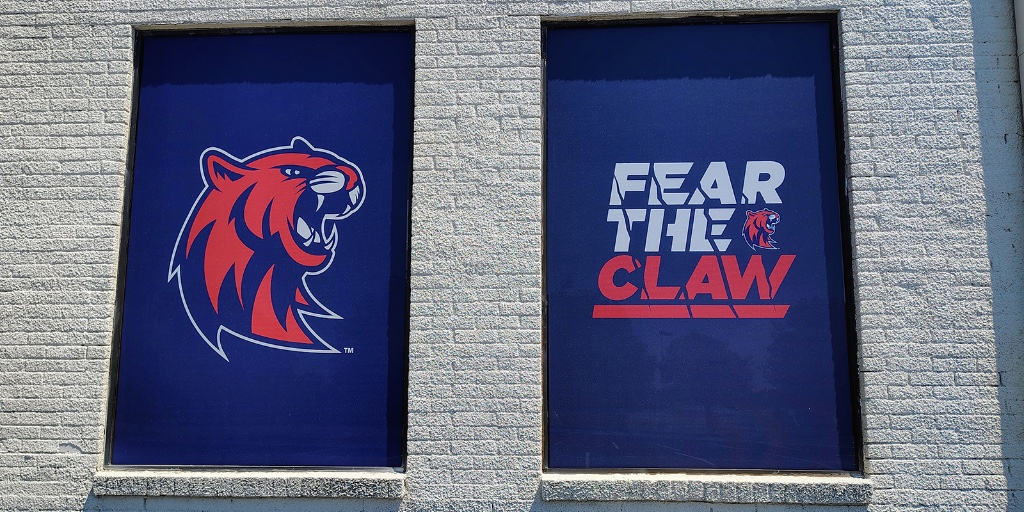 RSU recently added new window treatments to the Student Veterans Center on the Claremore campus, housing study and lounge space for student veterans, active military, and military-affiliated students. For more info, visit rsu.edu/veteran.  #rsu #rogersstate #hillcats