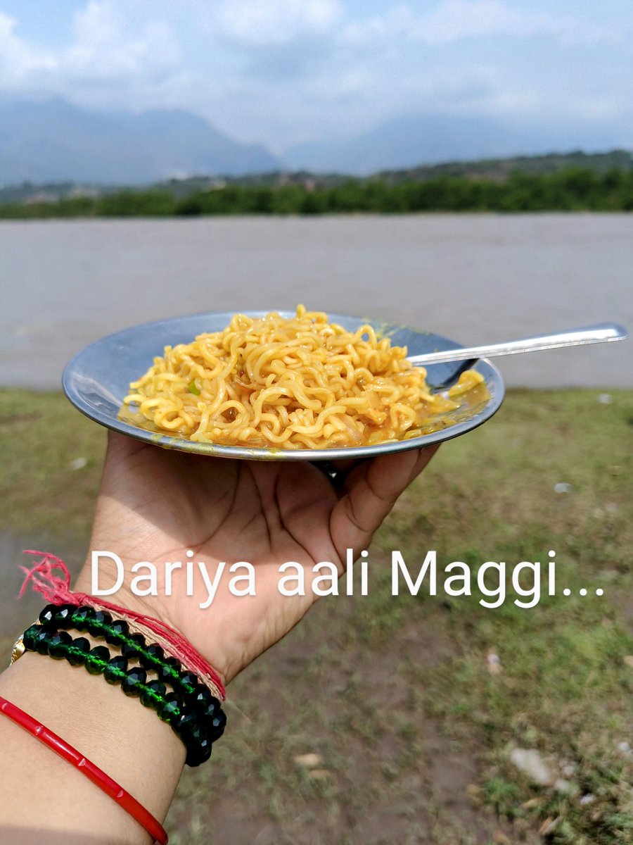 Dogransoul's tweet photo. Mountain wali Maggi ❎
Dariya aali Maggi ✅
#chandrabhaga #chinab #reasi #dariya #dogri #maggilovers https://t.co/xeU8kTaOu8