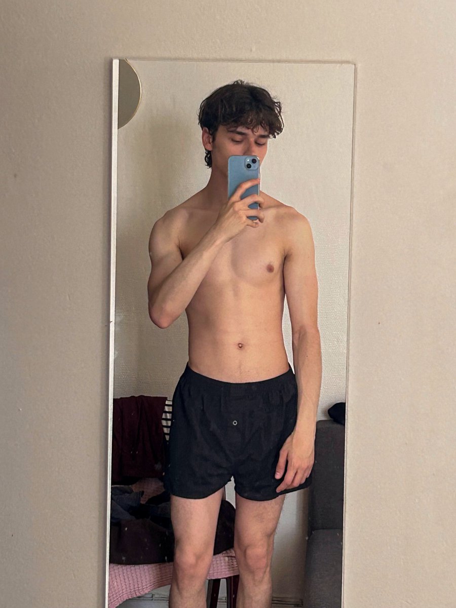 jbaptistebxc's tweet photo. it’s finally summer☀️ https://t.co/wz8cVetLOJ
