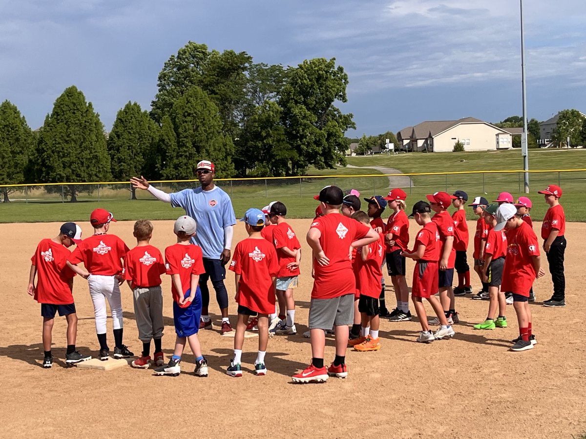 CardinalsAlumni's tweet photo. Special thanks to Scott Terry, Kyle McClellan, Tom Lawless, John Costello, Mark Sweeney, Scott Cooper and Kerry Robinson - and special guest Alec Burleson - for their appearances at Cardinals Kids Clinics in St. Peters! https://t.co/YyWqJA9TuJ