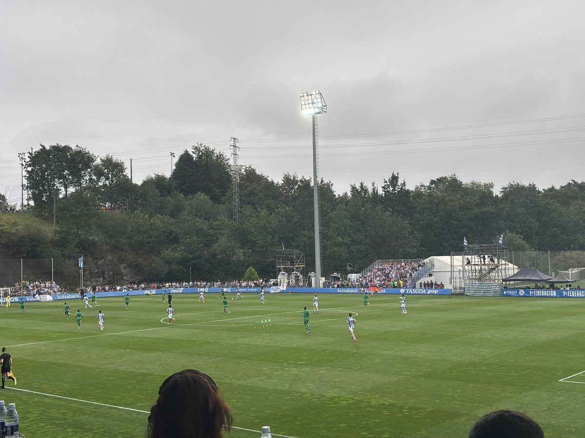 Esports RAC1 (@esportsrac1) on Twitter photo #Superesports | ⚽️ Comença el Reial Societat B - <a href="/NASTICTARRAGONA/">NÀSTIC DE TARRAGONA</a>. L’ascens, en joc!
🎙️ Segueix-lo a RAC1 amb la narració de <a href="/pau_bonastre/">Pau Bonastre</a> i els comentaris d'<a href="/estevegiralt/">Esteve Giralt</a>, <a href="/jaumemullor/">Jaume Mullor</a> i <a href="/xpuig75/">Xavi Puig</a>
▶️ rac1.cat/directe #Superesports | ⚽️ Comença el Reial Societat B - <a href="/NASTICTARRAGONA/">NÀSTIC DE TARRAGONA</a>. L’ascens, en joc!
🎙️ Segueix-lo a RAC1 amb la narració de <a href="/pau_bonastre/">Pau Bonastre</a> i els comentaris d'<a href="/estevegiralt/">Esteve Giralt</a>, <a href="/jaumemullor/">Jaume Mullor</a> i <a href="/xpuig75/">Xavi Puig</a>
▶️ rac1.cat/directe