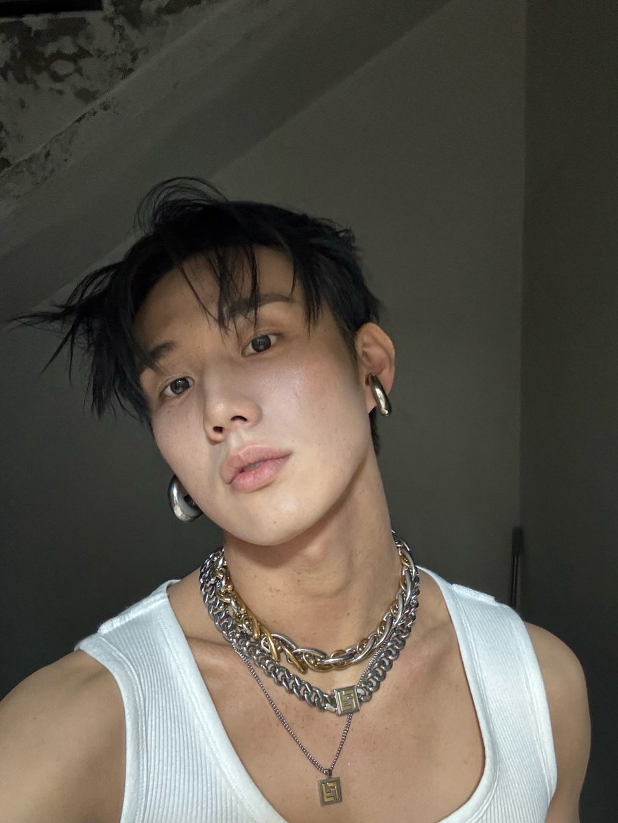 good afternoon seren friends. i hope everyone is well, don’t forget to eat and stay hydrated. remember you are loved and valued mwah