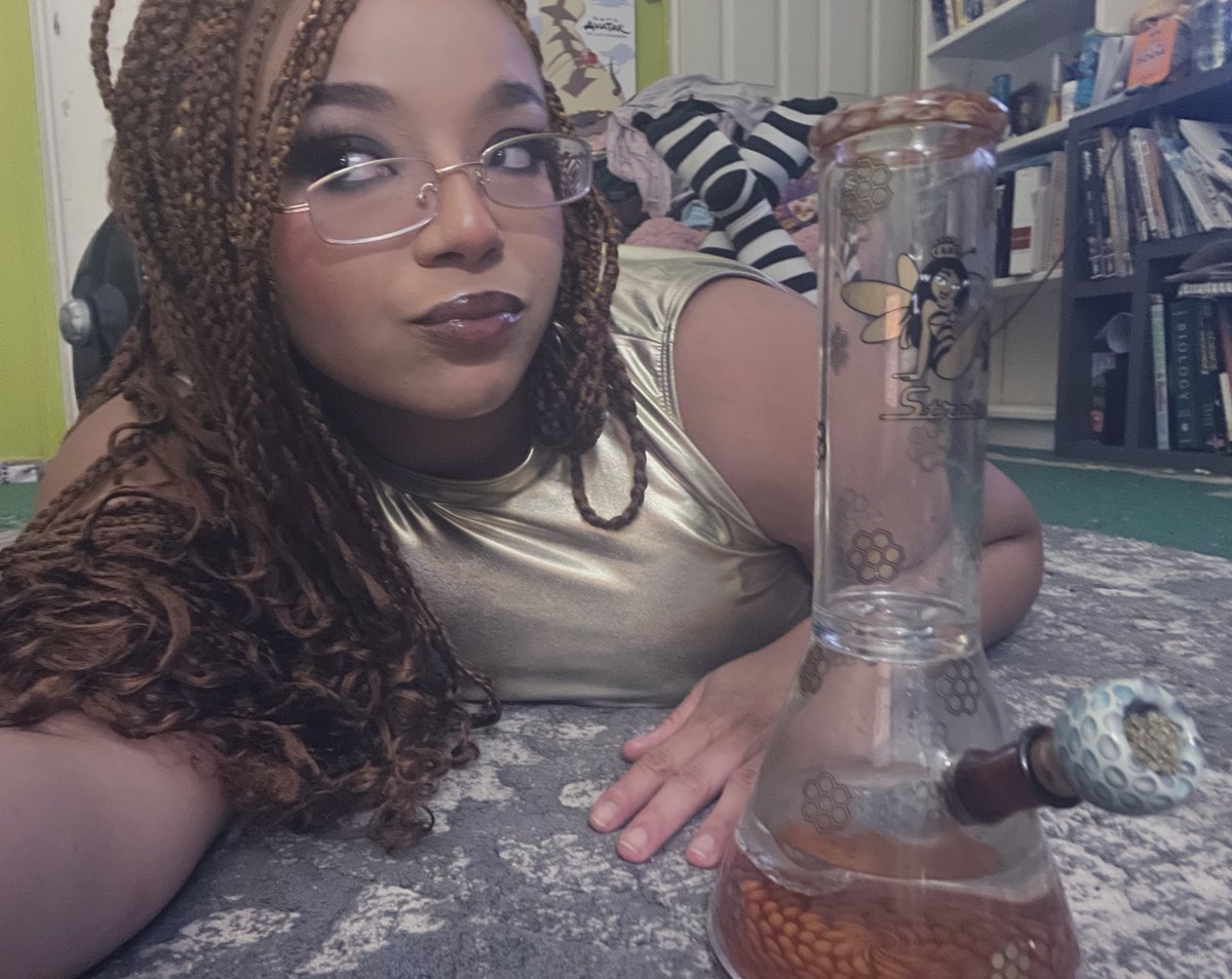 joydiablaa's tweet image. my bong deadass looks like me &amp;lt;3