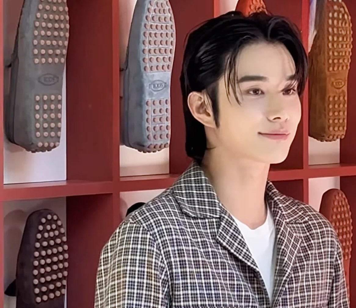 250622 TOD’S Spring-Summer 2026 Men’s Collection 밀라노 패션위크 #정우 #JUNGWOO 모음 📁

#JUNGWOOxTodsSS26 #TodsSS26
#GomminoClub <a href="/Tods/">Tods</a>